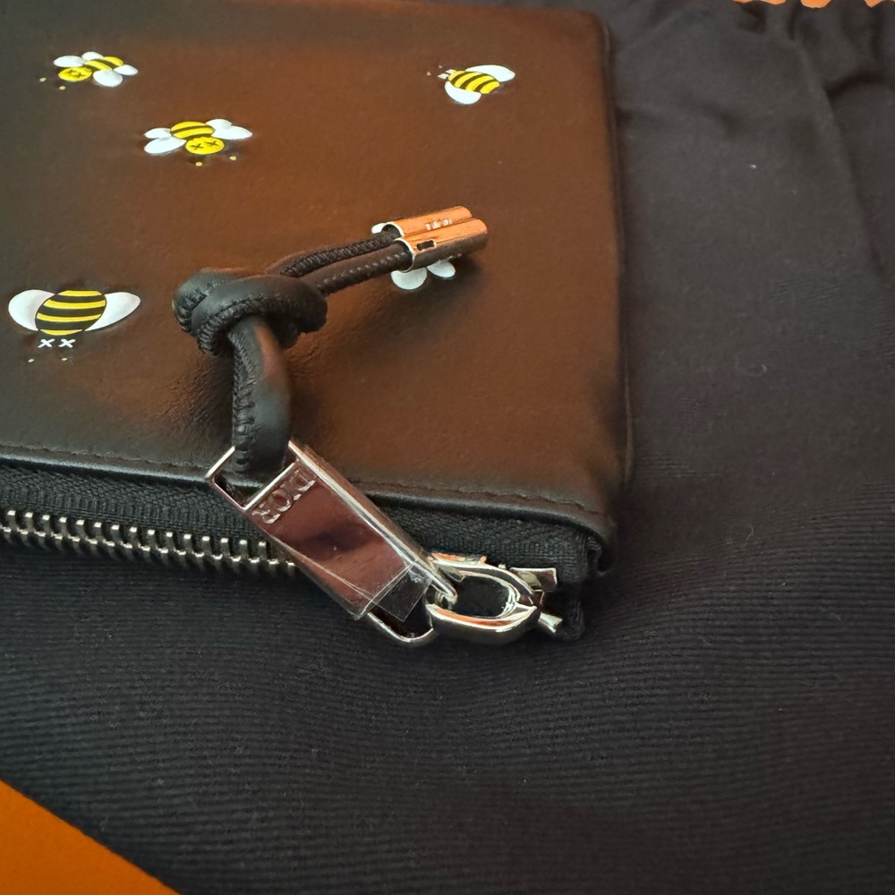 Dior x KAWS black pouch - Picture 3 of 5